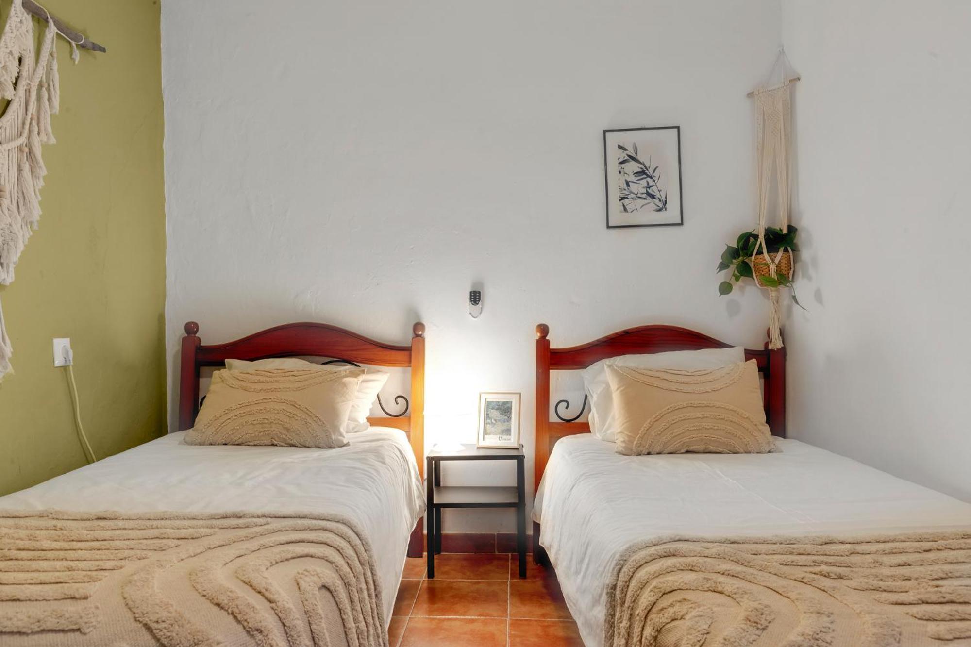 Casa De La Montana Apartments Sayalonga ภายนอก รูปภาพ